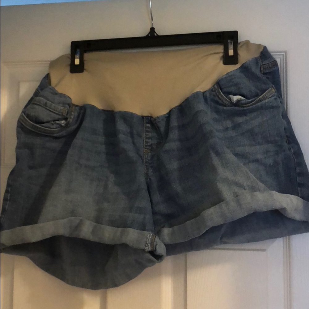 Maternity shorts